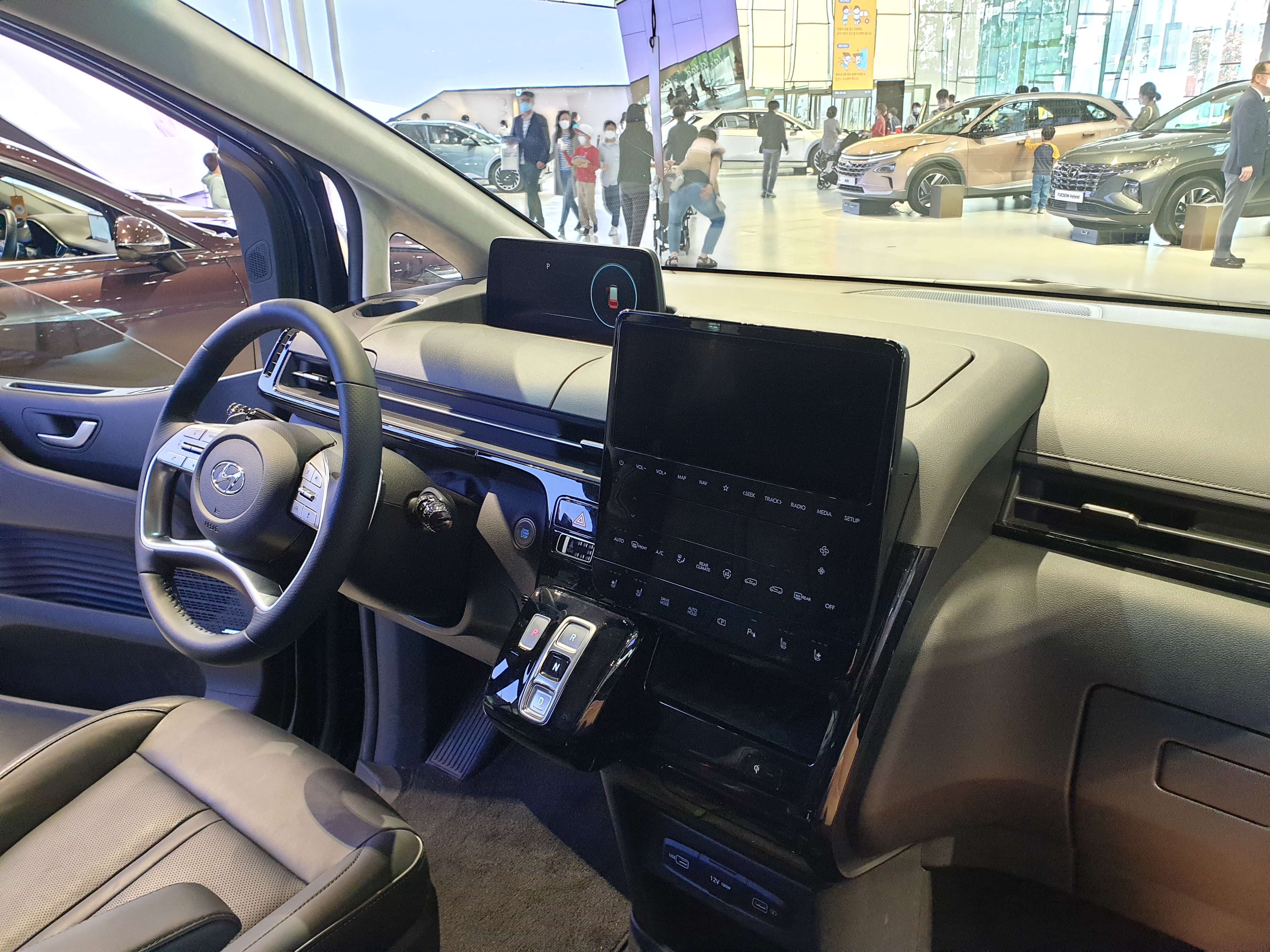 Hyundai Staria interior seating reference for group MPV travel
